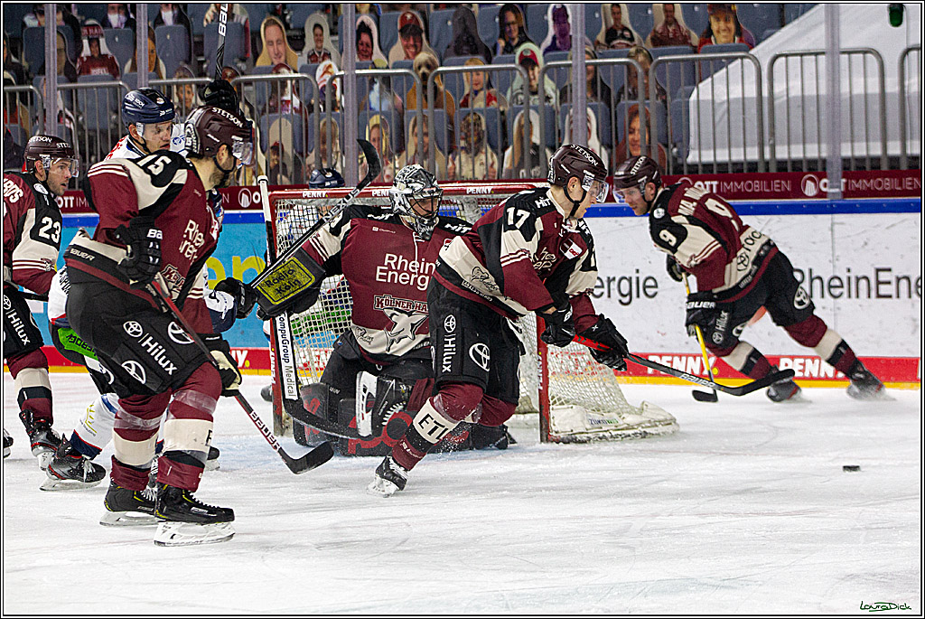 PENNY DEL;  Koelner Haie - Straubing Tigers; Koeln, 14.04.2021
